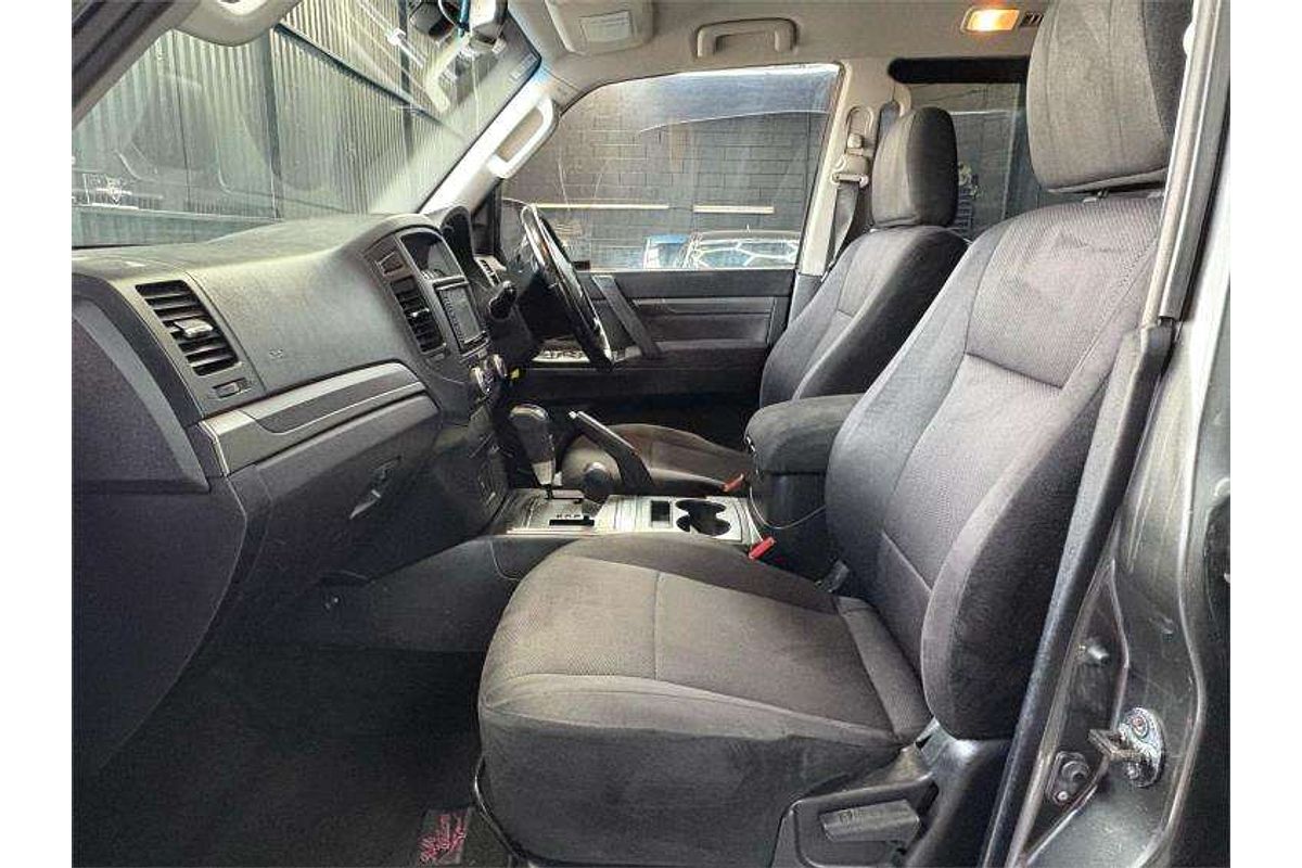2011 Mitsubishi Pajero GLX NT