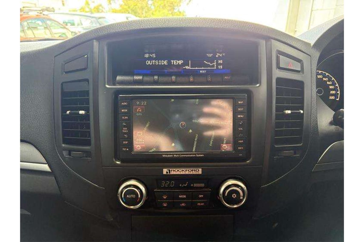 2011 Mitsubishi Pajero GLX NT