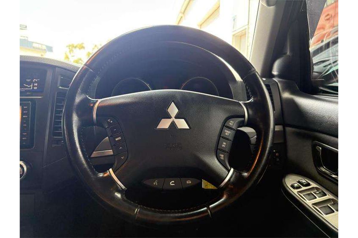 2011 Mitsubishi Pajero GLX NT