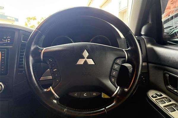 2011 Mitsubishi Pajero GLX NT