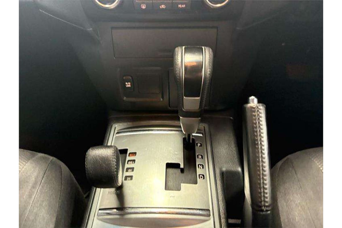 2011 Mitsubishi Pajero GLX NT