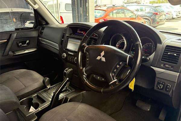 2011 Mitsubishi Pajero GLX NT