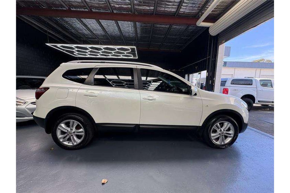 2013 Nissan Dualis +2 ST J10 Series 4