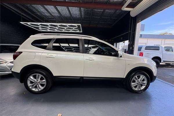 2013 Nissan Dualis +2 ST J10 Series 4