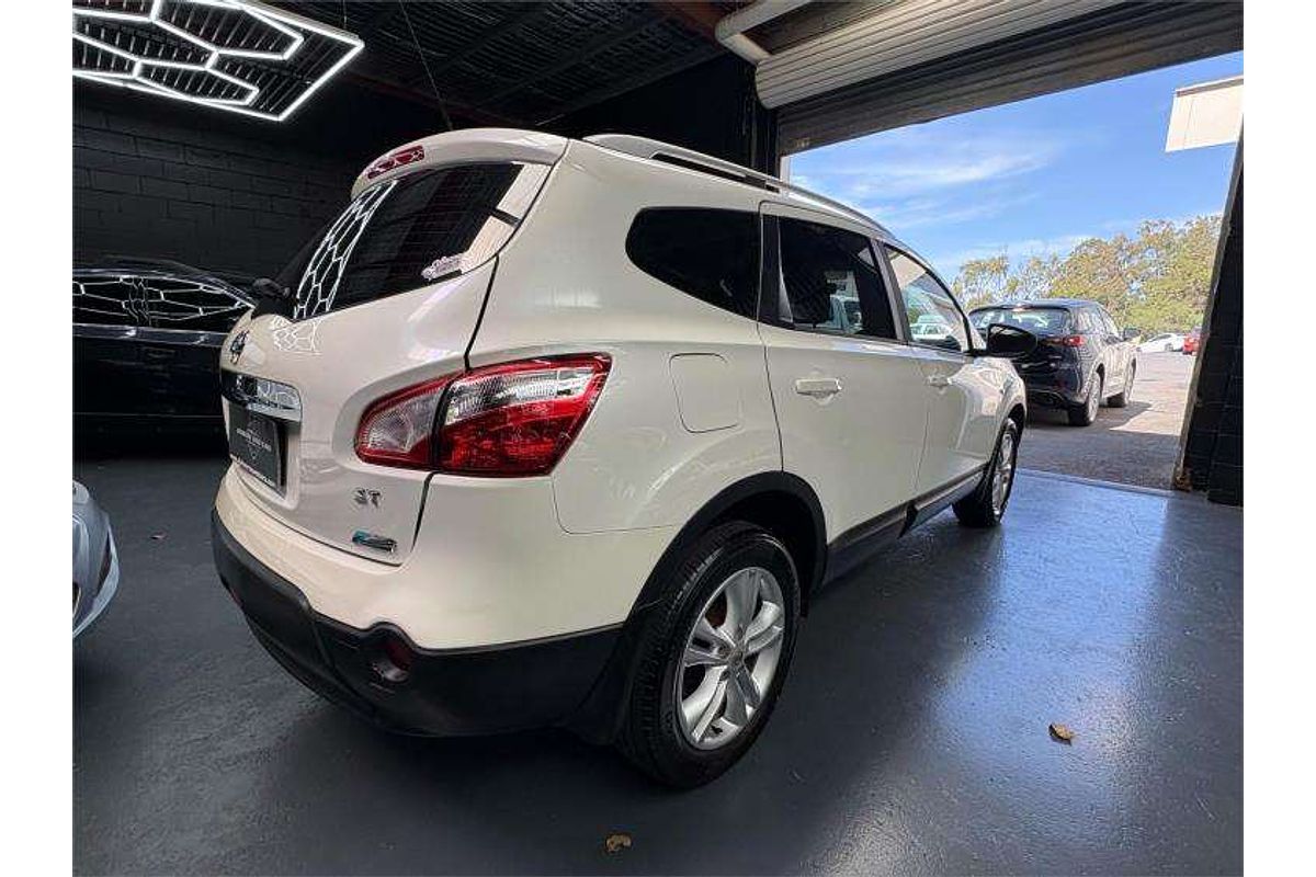 2013 Nissan Dualis +2 ST J10 Series 4
