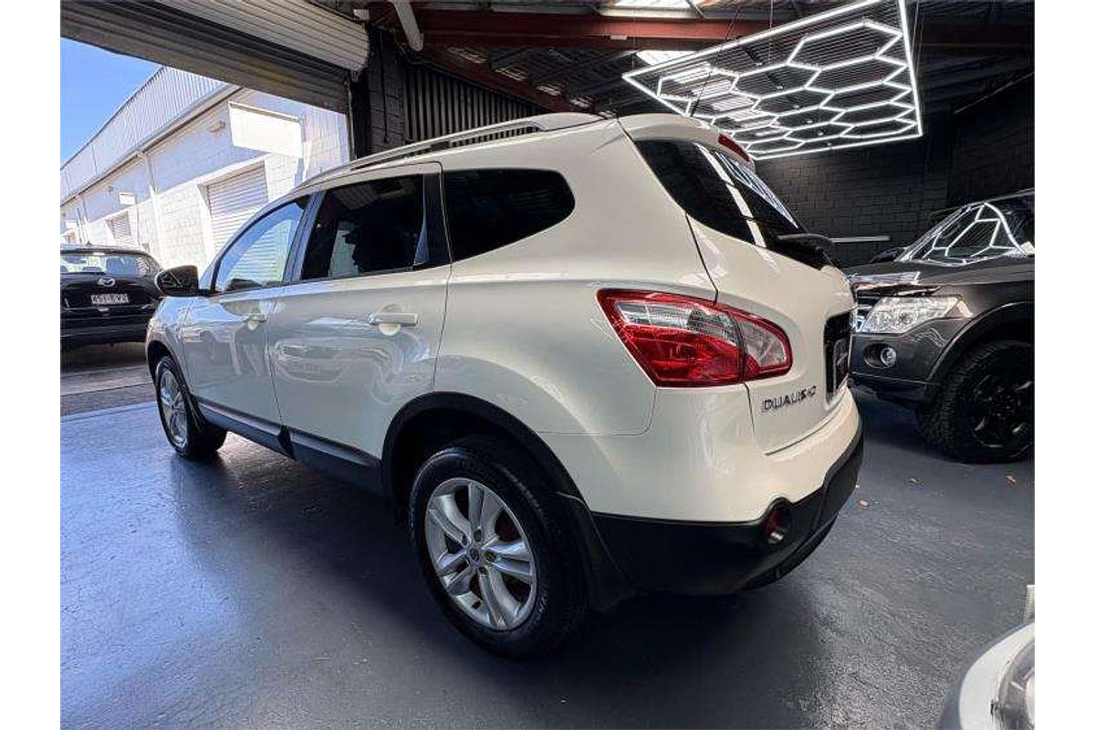 2013 Nissan Dualis +2 ST J10 Series 4