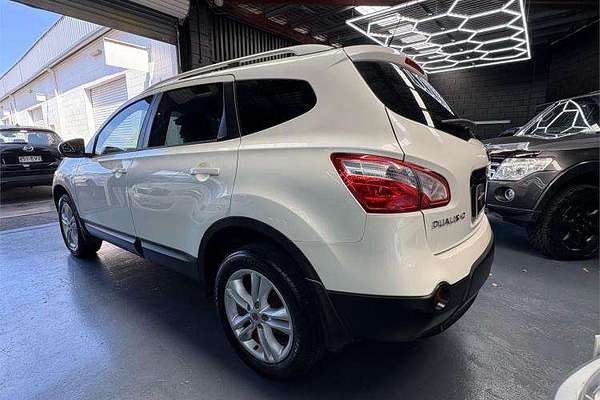 2013 Nissan Dualis +2 ST J10 Series 4