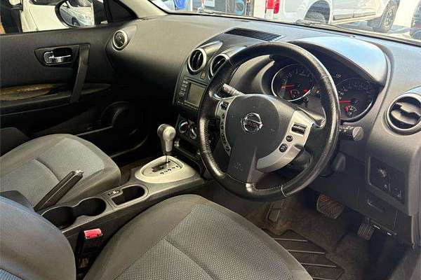 2013 Nissan Dualis +2 ST J10 Series 4