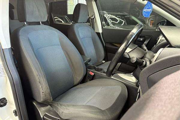 2013 Nissan Dualis +2 ST J10 Series 4