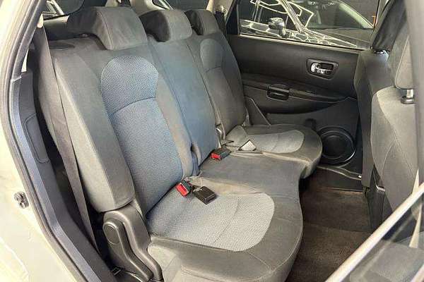 2013 Nissan Dualis +2 ST J10 Series 4