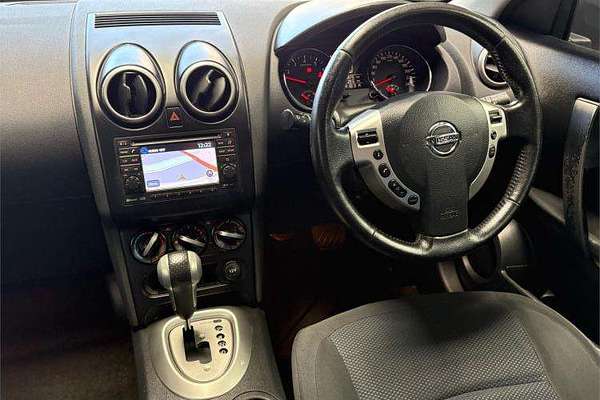 2013 Nissan Dualis +2 ST J10 Series 4