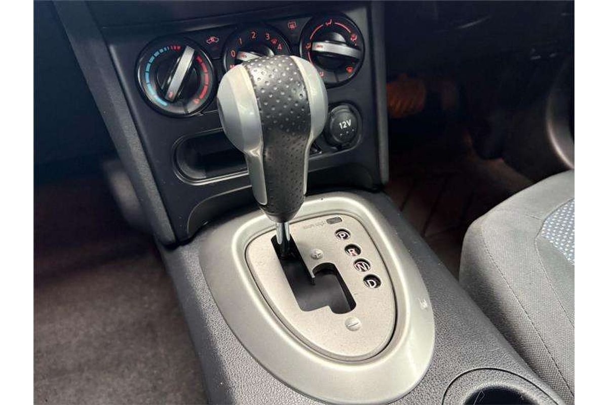 2013 Nissan Dualis +2 ST J10 Series 4