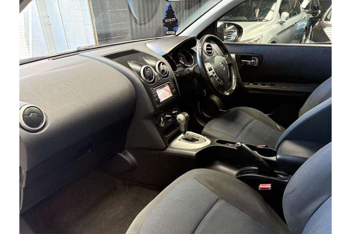 2013 Nissan Dualis +2 ST J10 Series 4