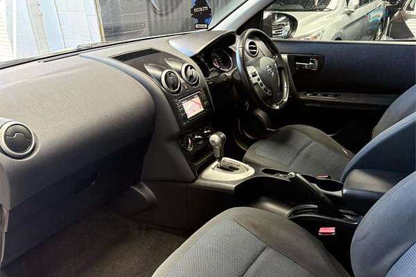 2013 Nissan Dualis +2 ST J10 Series 4