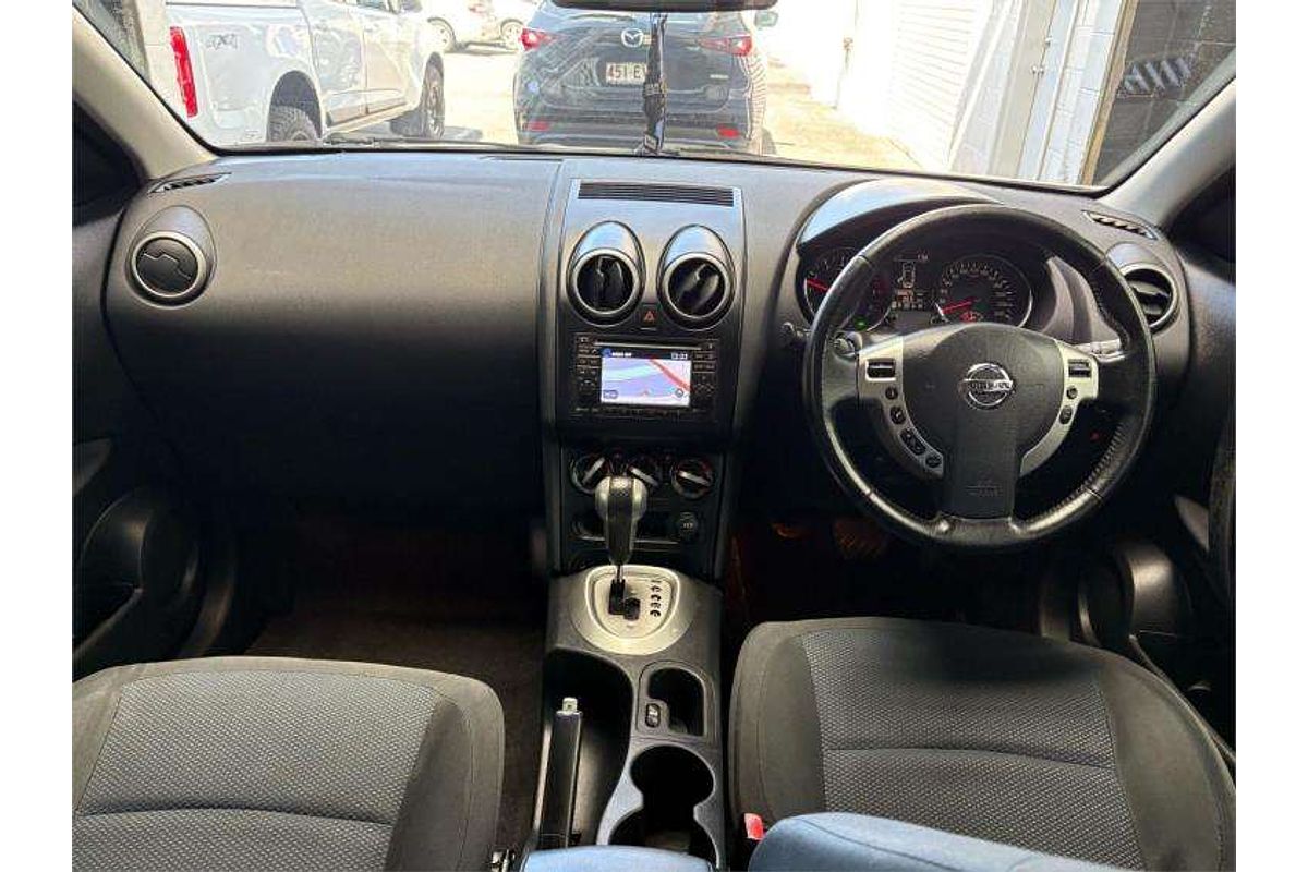 2013 Nissan Dualis +2 ST J10 Series 4