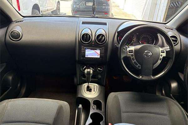 2013 Nissan Dualis +2 ST J10 Series 4