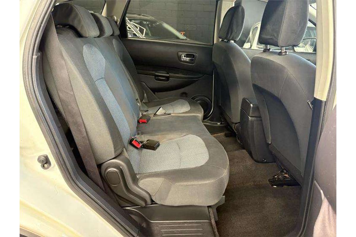 2013 Nissan Dualis +2 ST J10 Series 4