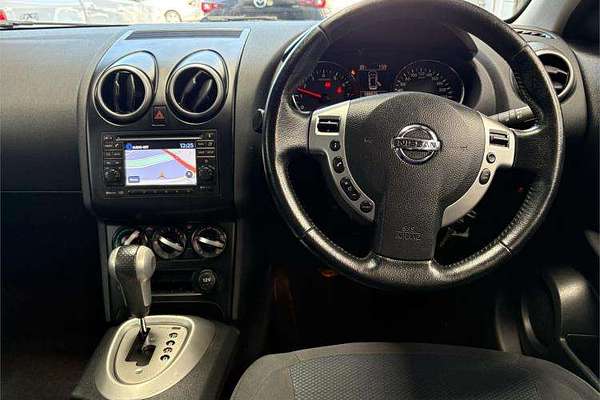 2013 Nissan Dualis +2 ST J10 Series 4