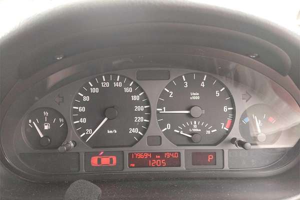 2003 BMW 3 Series 318i E46