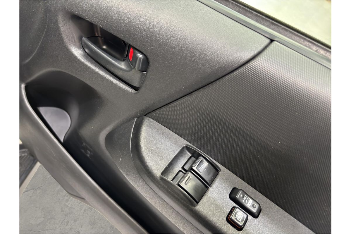 2015 Toyota Hiace Long DX