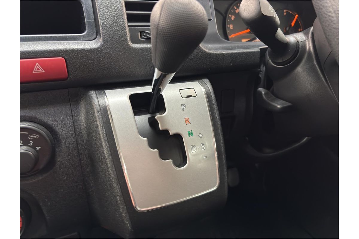 2015 Toyota Hiace Long DX