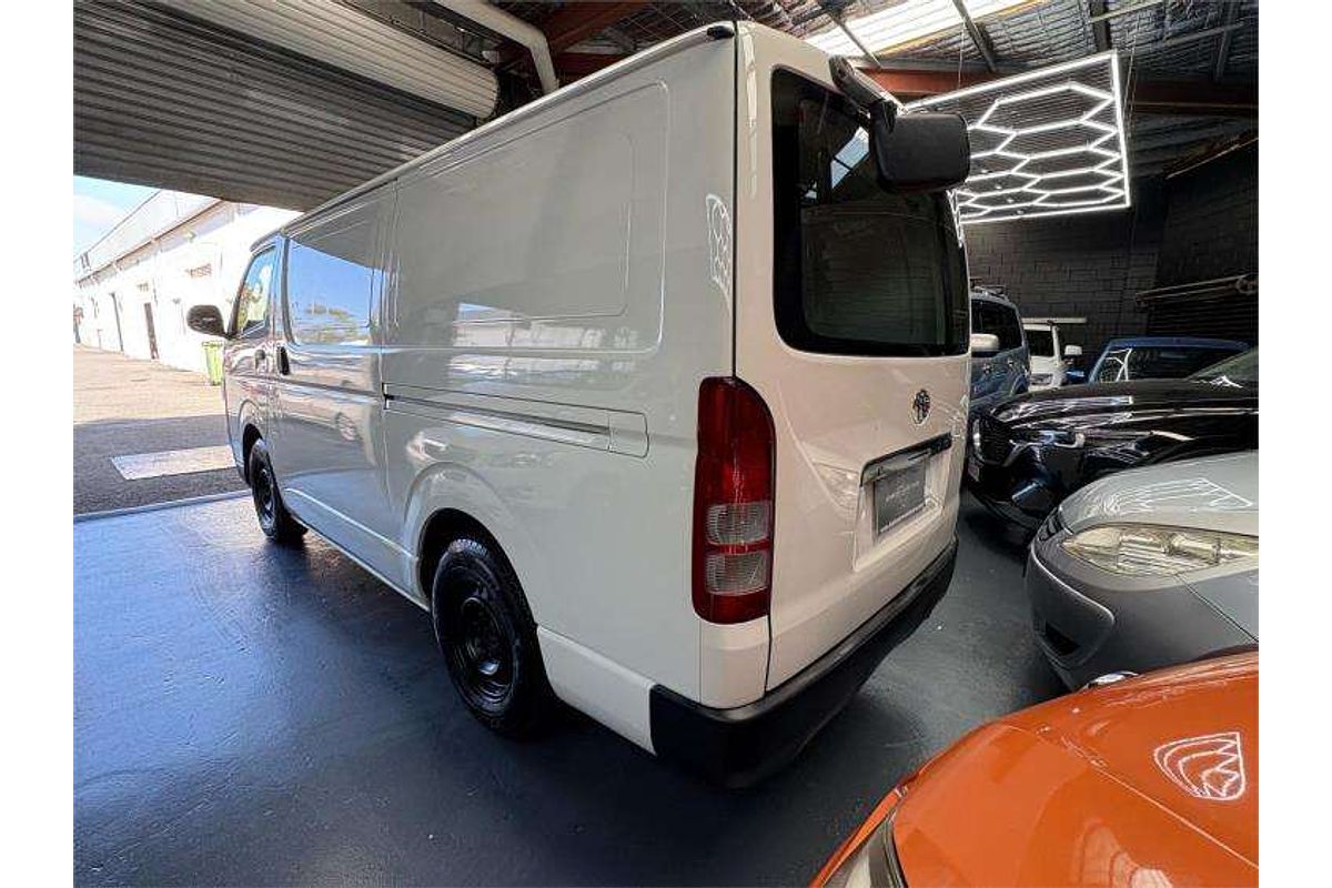 2007 Toyota Hiace  TRH201R LWB