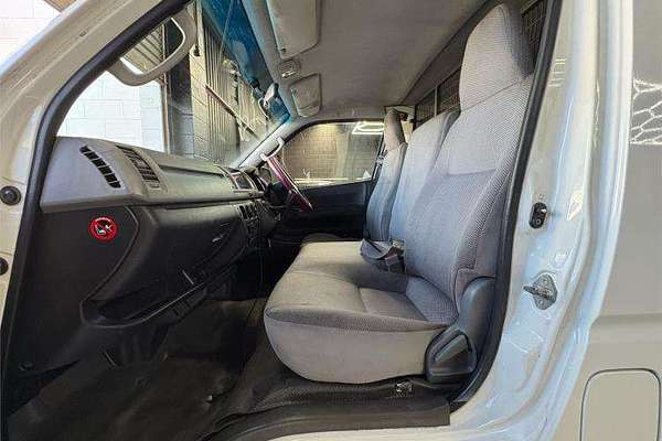 2007 Toyota Hiace  TRH201R LWB