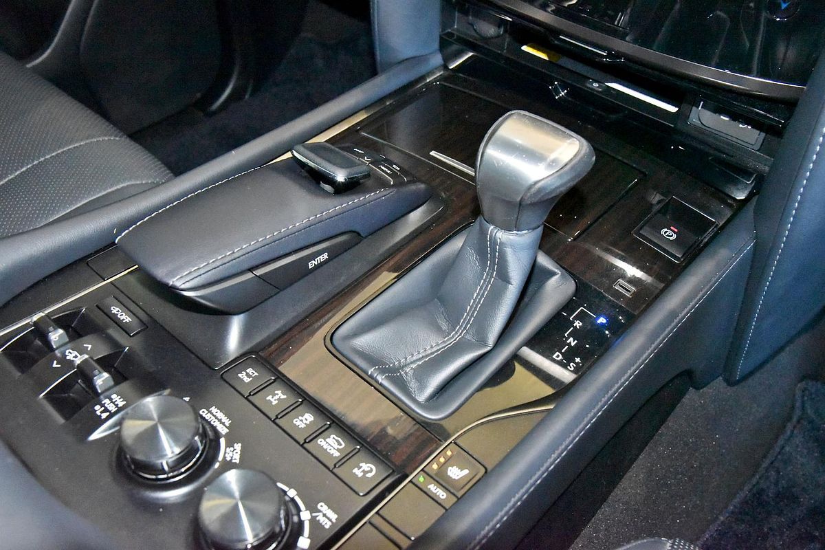 2019 Lexus LX LX450d VDJ201R