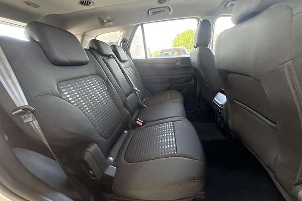 2025 Ford Everest Ambiente 2.0L