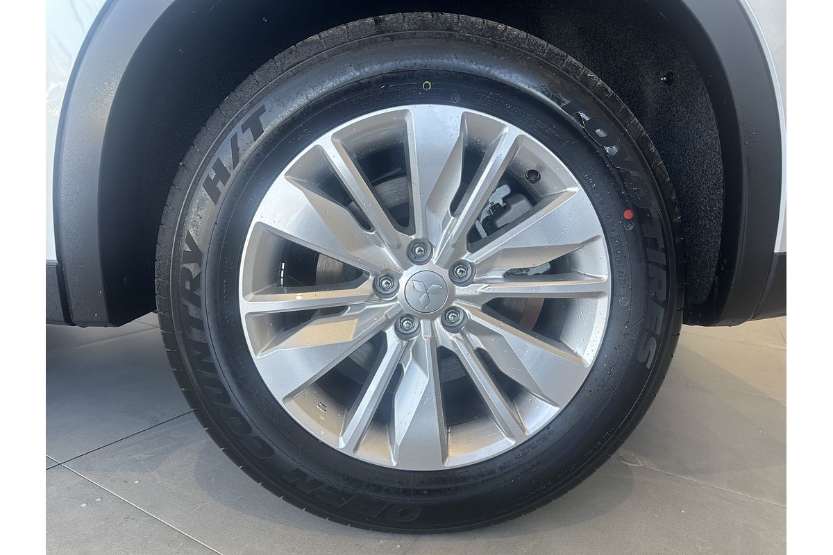 2025 Mitsubishi Outlander ES ZM