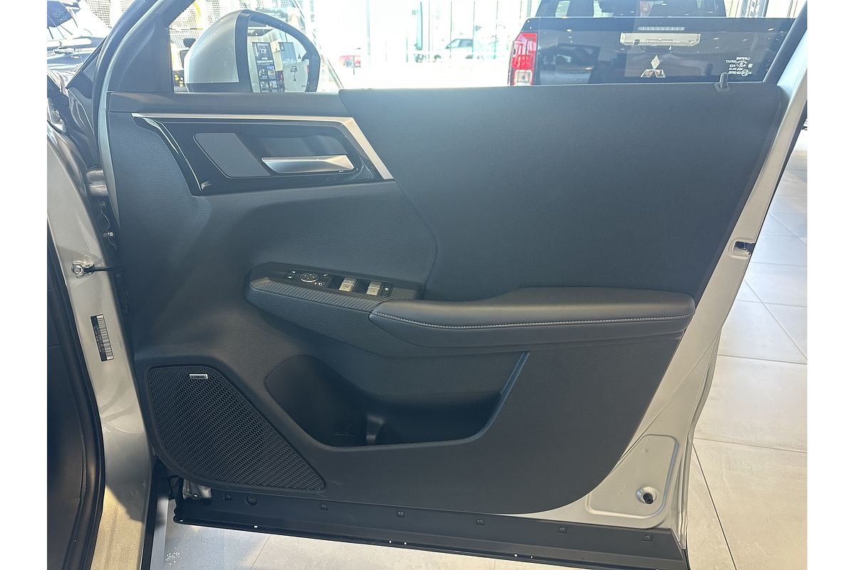 2025 Mitsubishi Outlander ES ZM