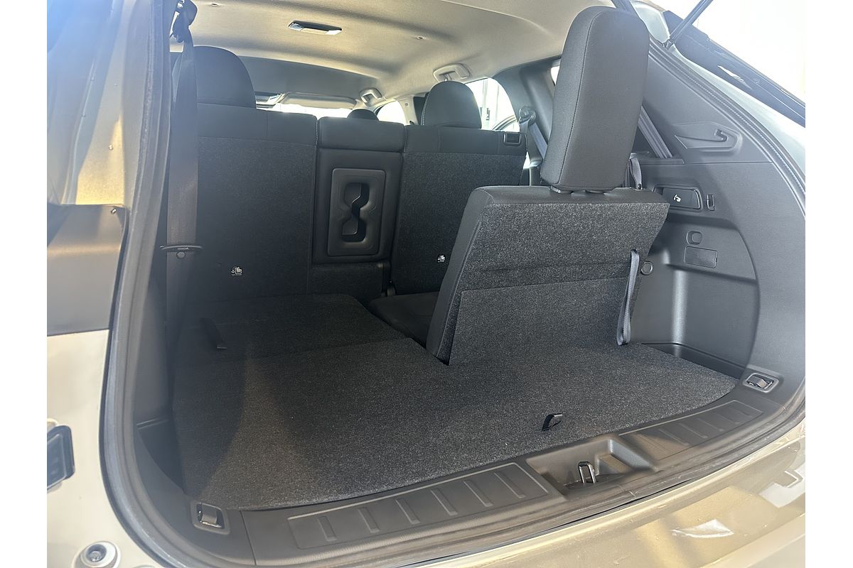 2025 Mitsubishi Outlander ES ZM