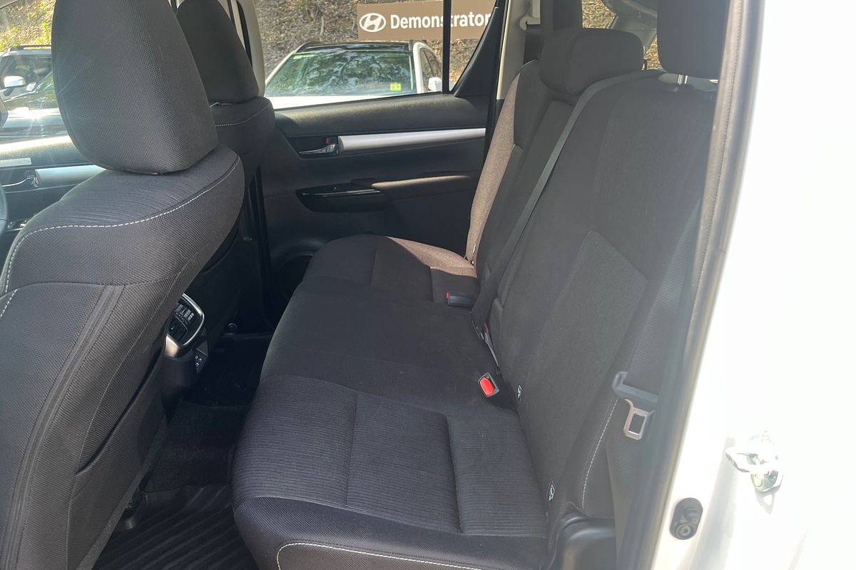 2024 Toyota Hilux SR5 48V GUN126R 4X4