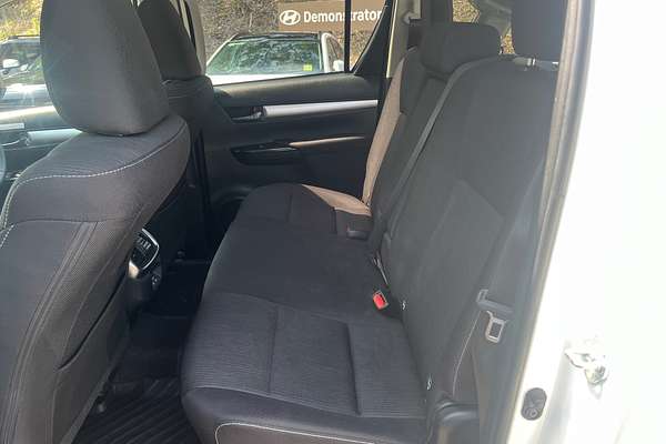 2024 Toyota Hilux SR5 48V GUN126R 4X4