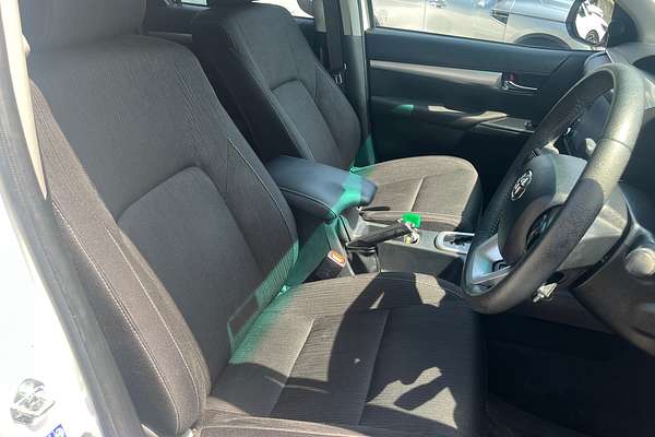 2024 Toyota Hilux SR5 48V GUN126R 4X4