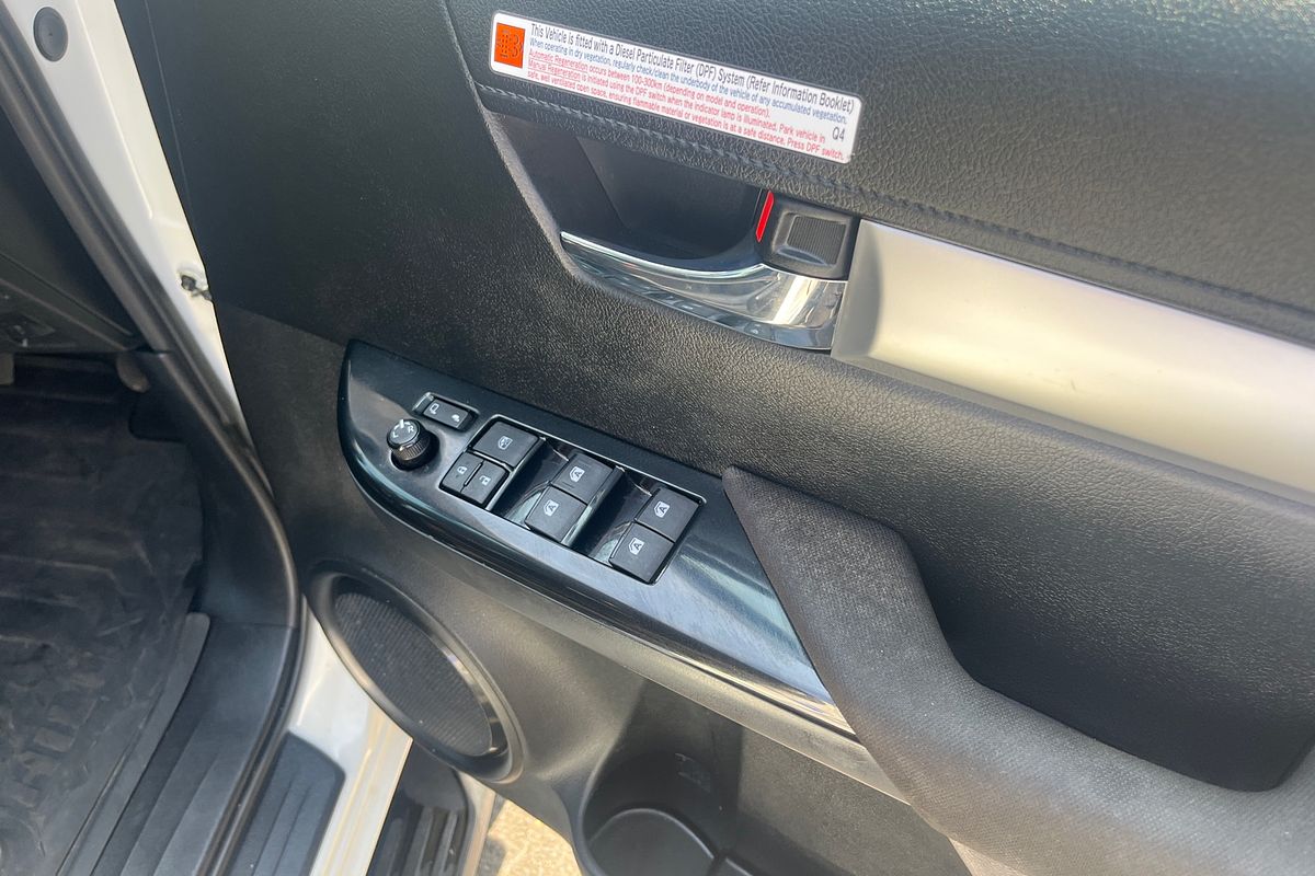 2024 Toyota Hilux SR5 48V GUN126R 4X4