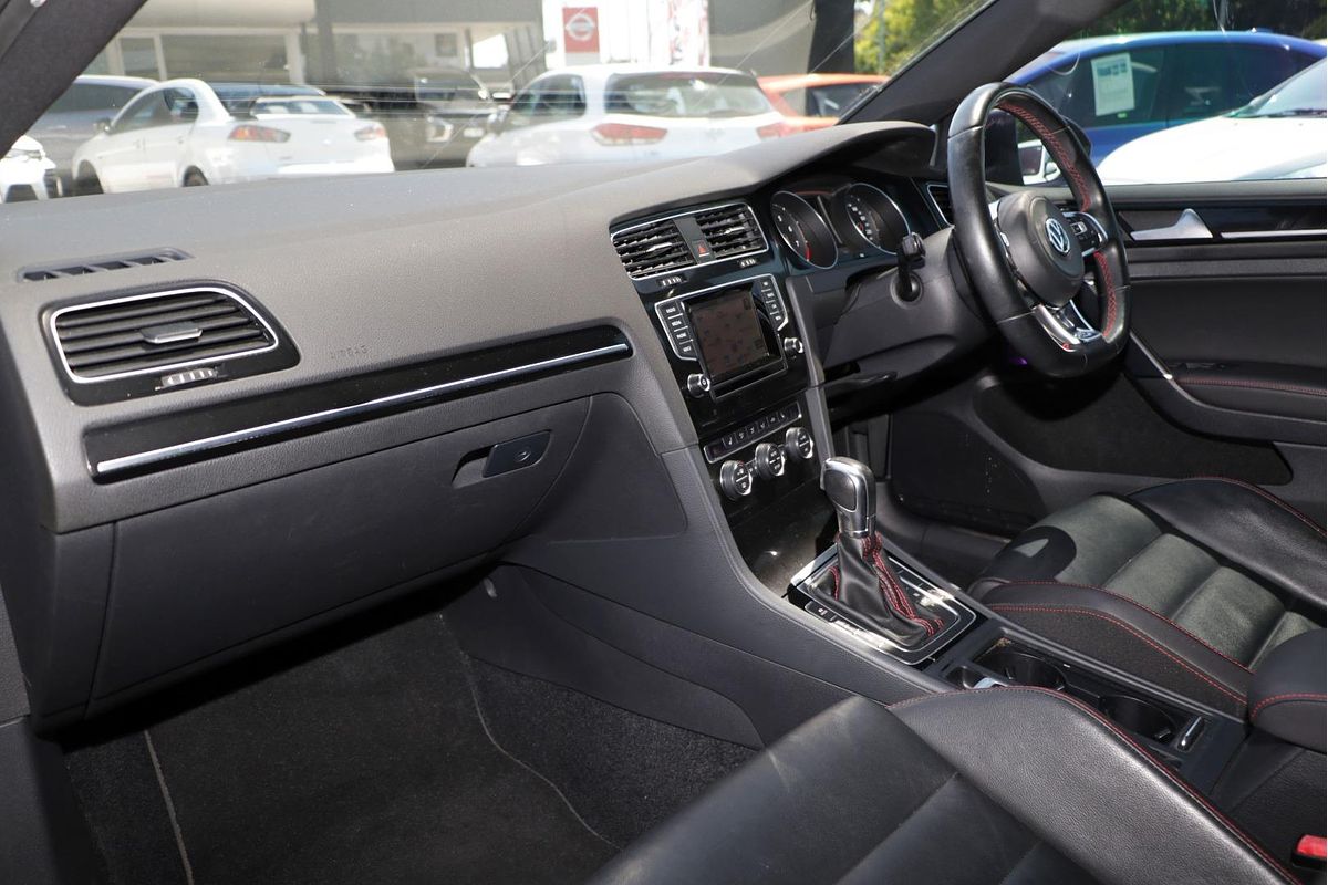 2013 Volkswagen Golf GTI 7
