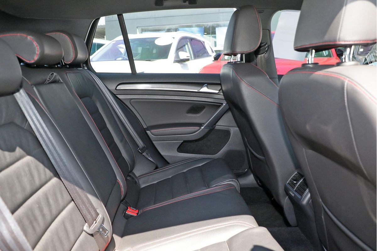 2013 Volkswagen Golf GTI 7