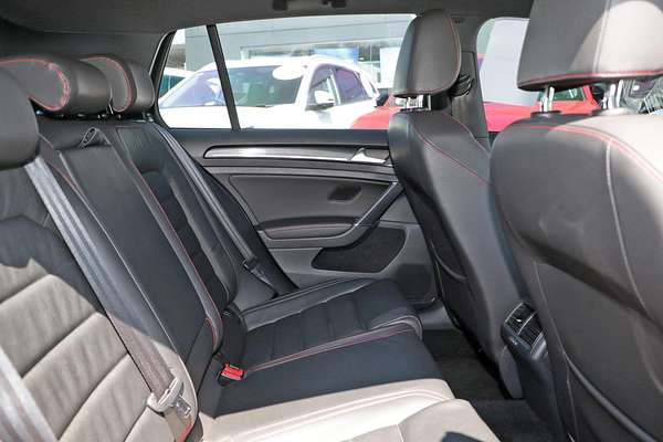 2013 Volkswagen Golf GTI 7