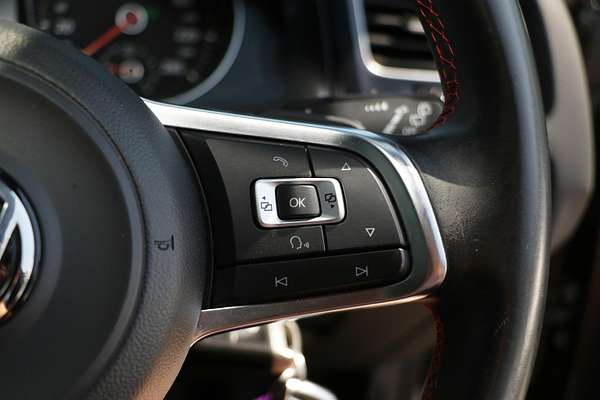 2013 Volkswagen Golf GTI 7