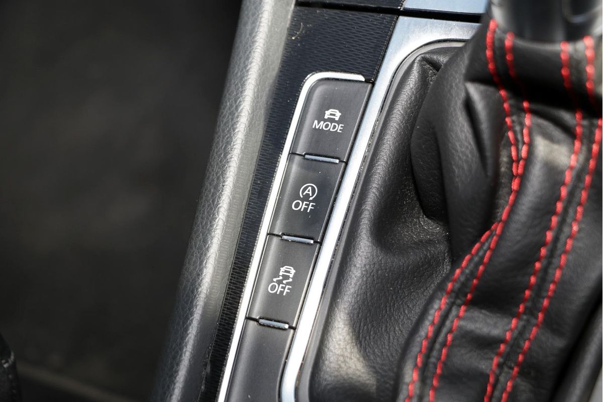 2013 Volkswagen Golf GTI 7