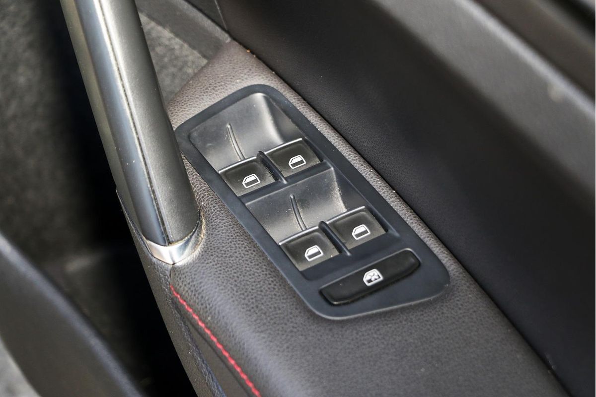 2013 Volkswagen Golf GTI 7
