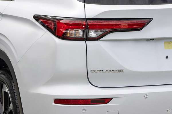 2023 Mitsubishi Outlander Exceed Tourer ZM