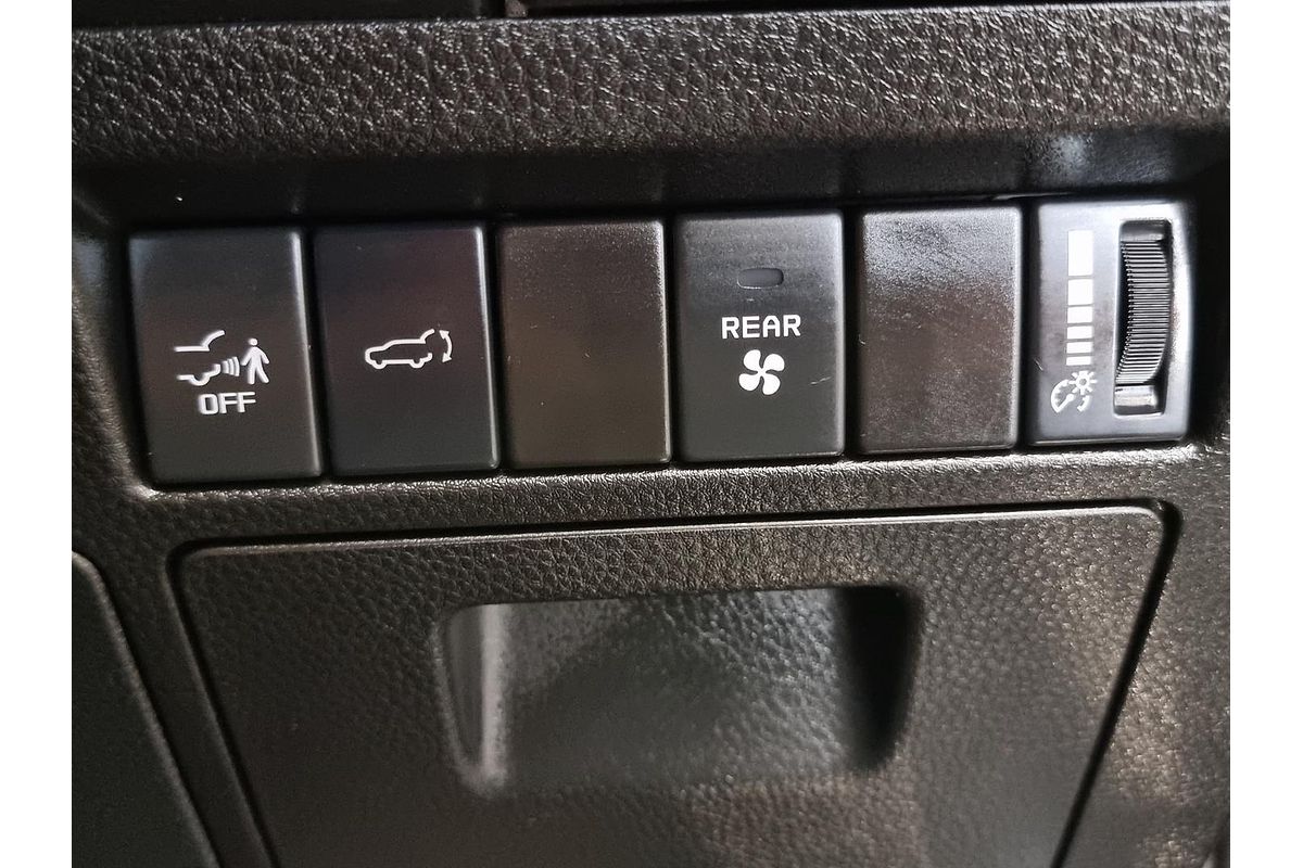 2024 Isuzu MU-X LS-T