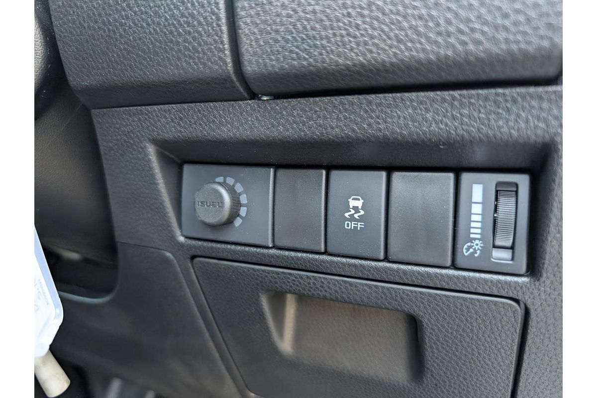 2025 Isuzu D-MAX SX 4X4