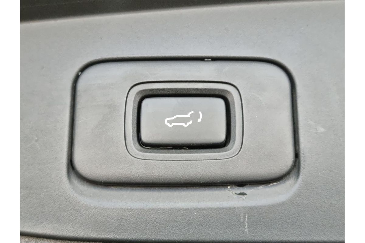 2024 Isuzu MU-X LS-T