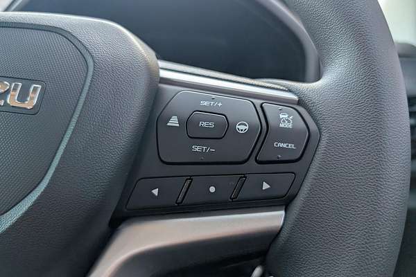 2025 Isuzu D-MAX SX 4X4