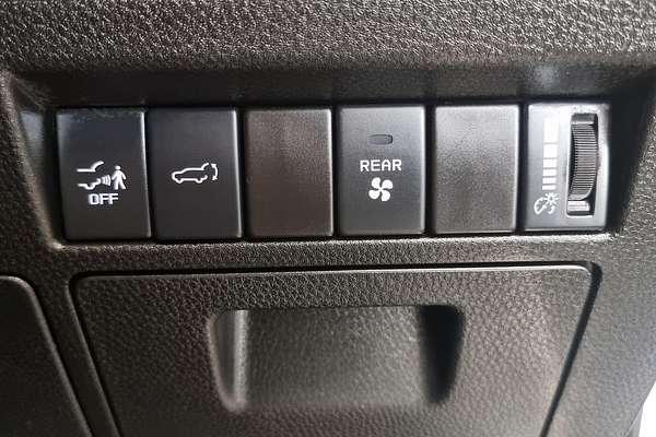 2024 Isuzu MU-X LS-T