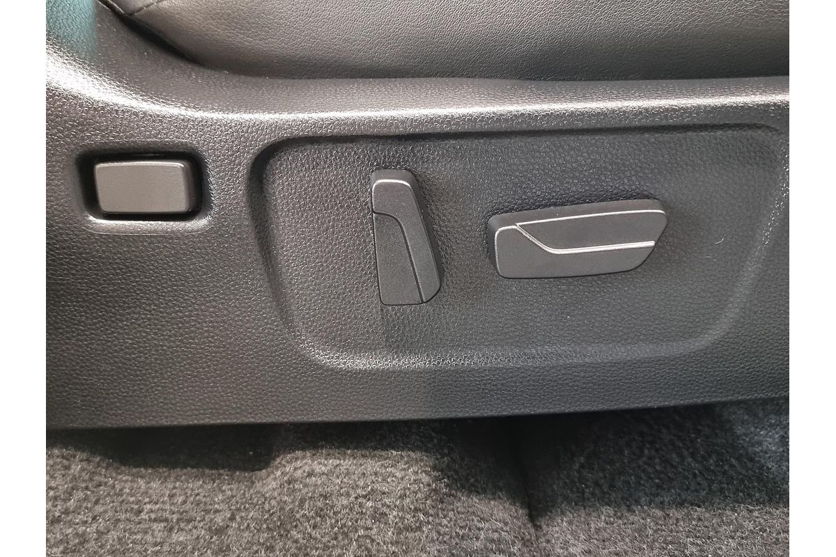 2024 Isuzu MU-X LS-T