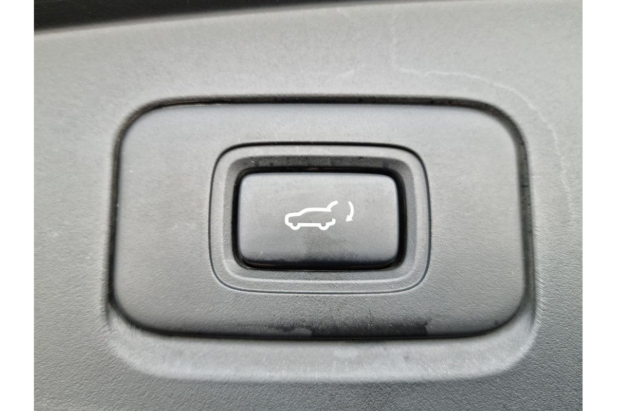 2024 Isuzu MU-X LS-T